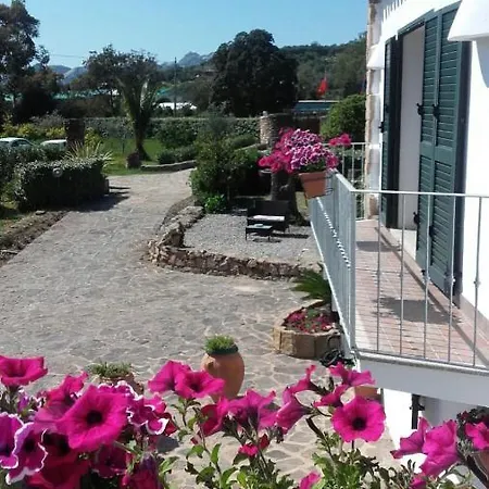 Gli Oleandri Bed & Breakfast *