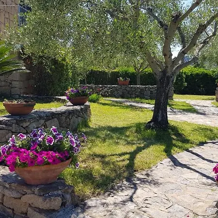 Gli Oleandri San Pantaleo